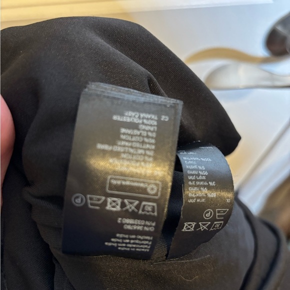 H&M Black and White Geometric Mini Skirt Size M NWOT - Picture 5 of 5